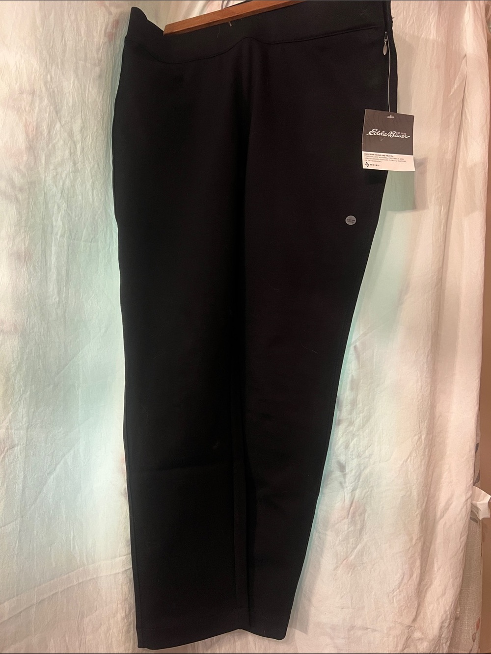 Eddie Bauer Performance Apparel Black Cropped travel/hiking pants nwt